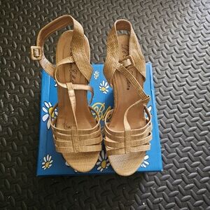 De Blossom Collection size 9 summer dress wedge sandals.